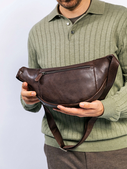 Сумка на пояс Dr. Koffer из натуральной кожи коричневая