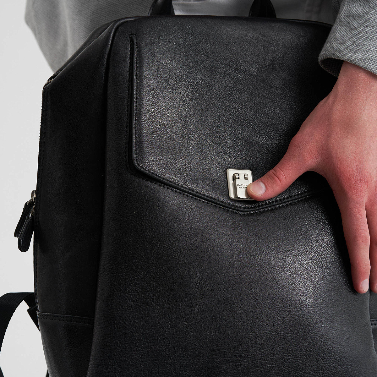 Рюкзак Dr.Koffer из натуральной кожи черный