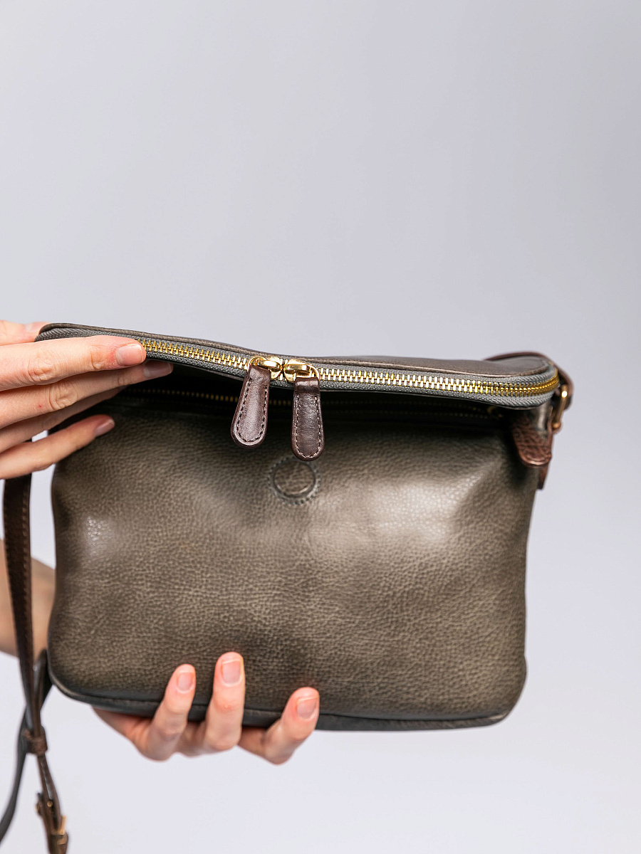 Женская сумка Dr. Koffer из натуральной кожи серая