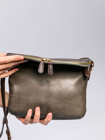 Женская сумка Dr. Koffer из натуральной кожи серая