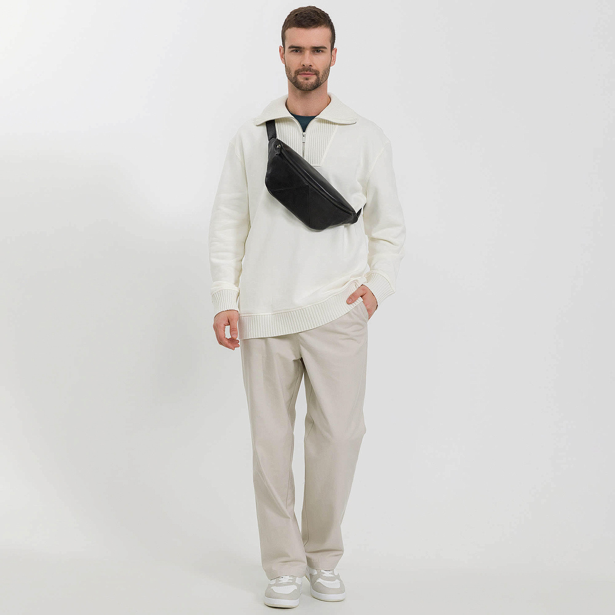 Сумка на пояс Dr. Koffer из натуральной кожи черная