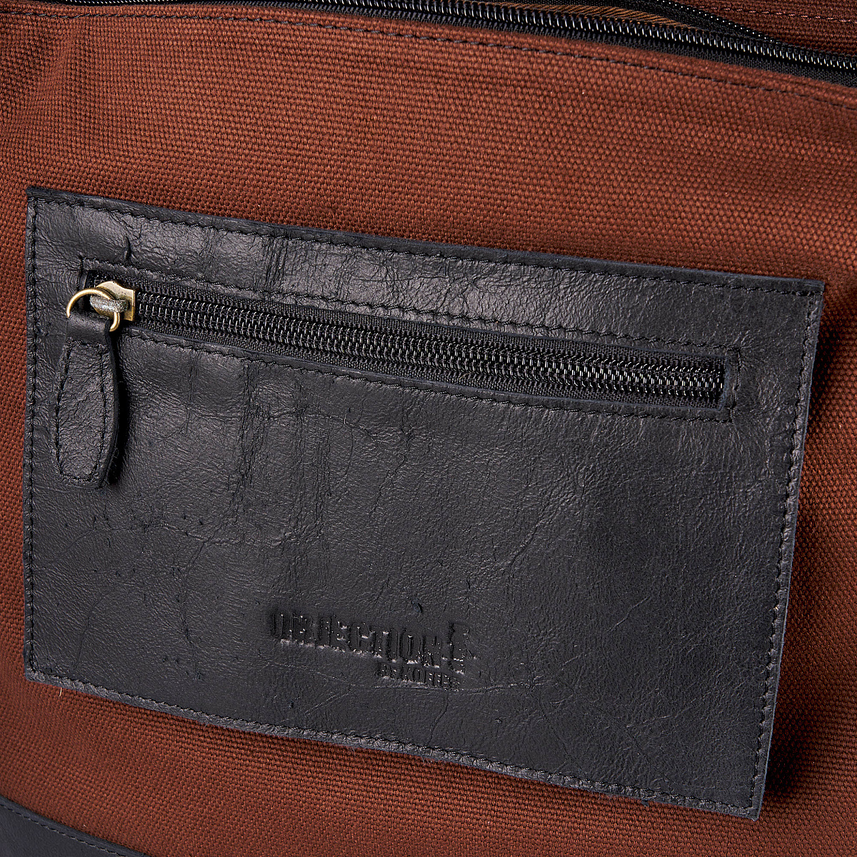 Сумка через плечо Dr.Koffer из натуральной кожи черная