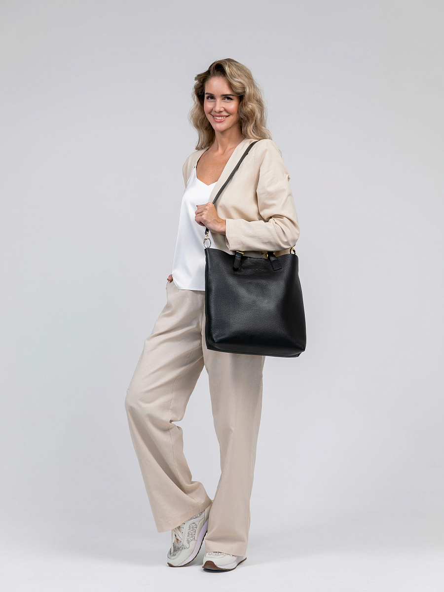 Женская сумка Dr.Koffer из натуральной кожи черная