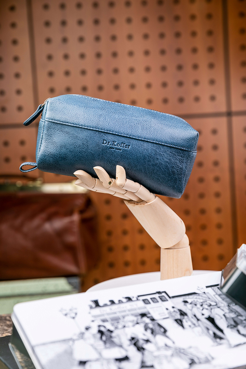 Несессер Dr.Koffer из натуральной кожи синий