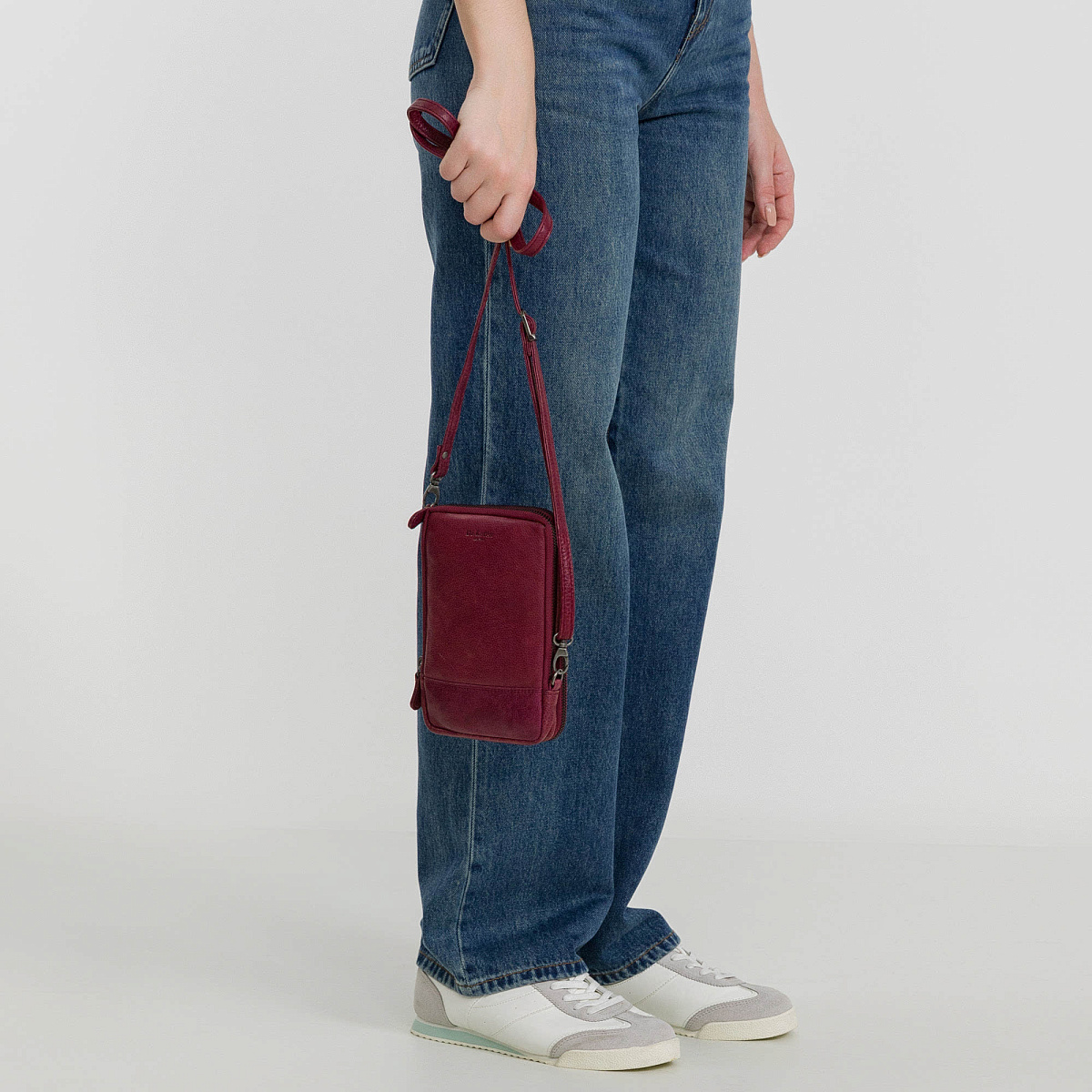 Сумка через плечо Dr.Koffer из натуральной кожи красная