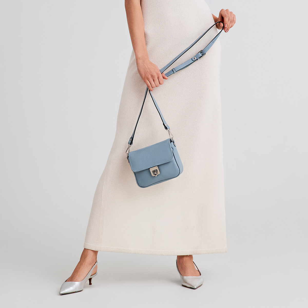 Женская сумка Dr. Koffer из натуральной кожи голубая