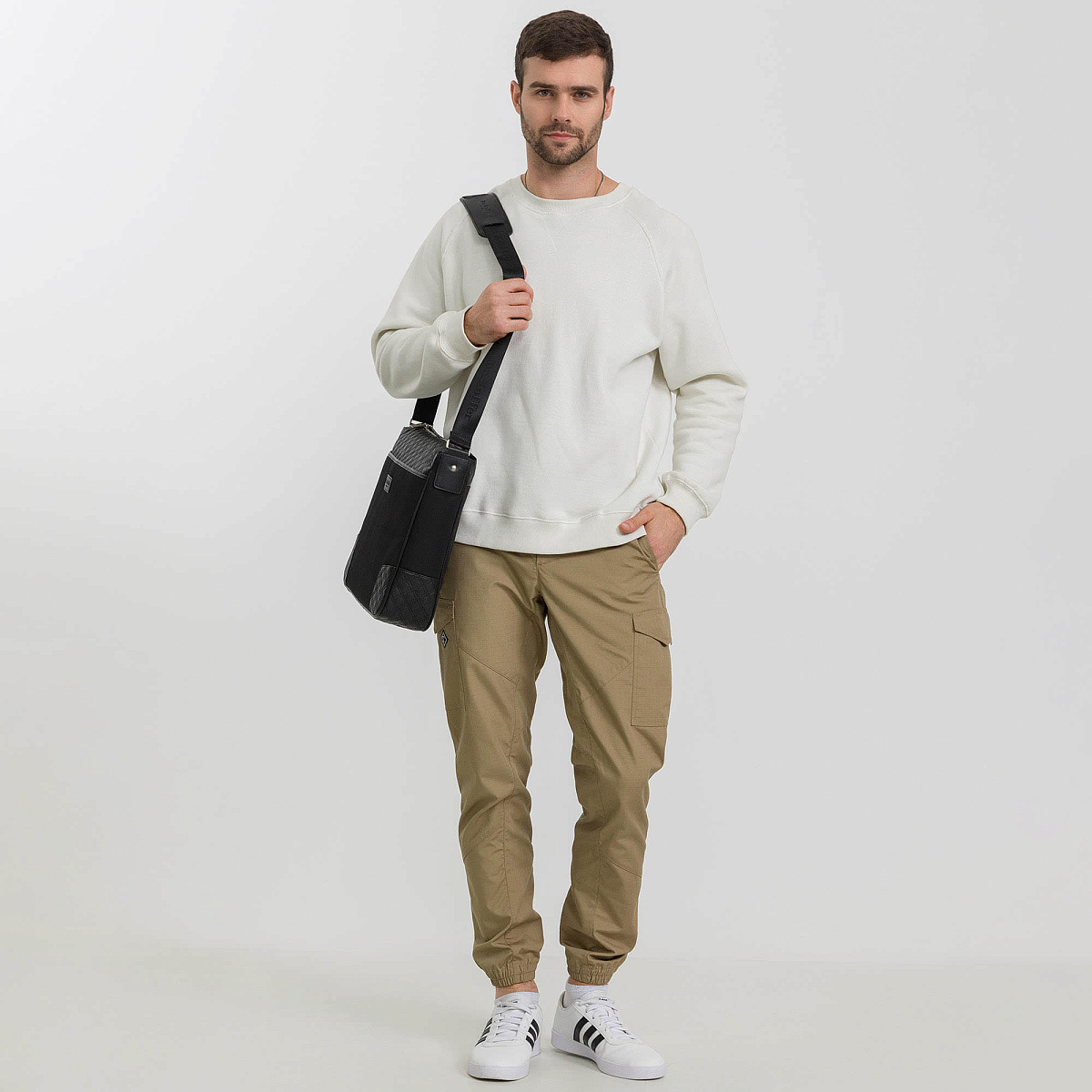 Сумка через плечо Dr.Koffer из натуральной кожи черная