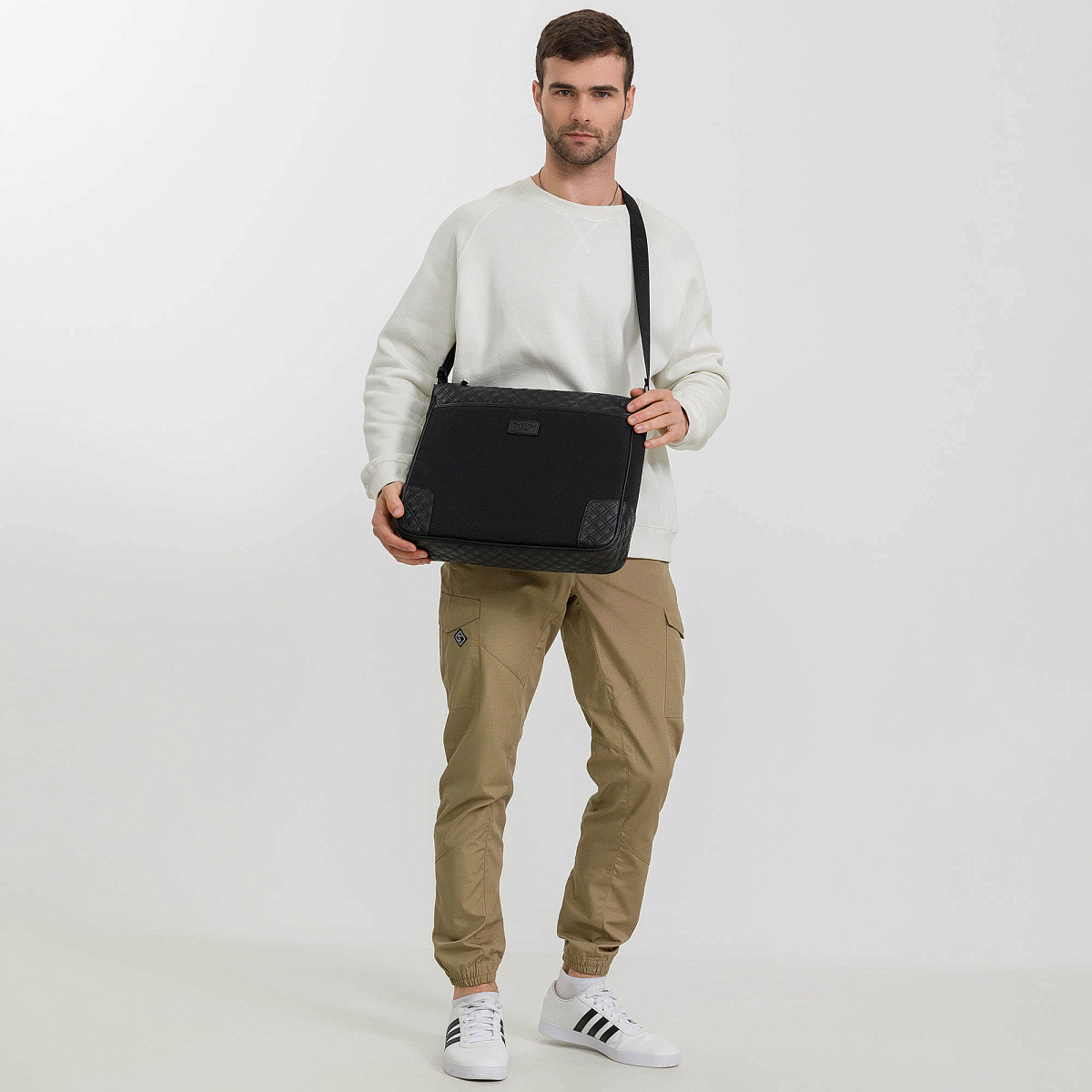 Сумка через плечо Dr.Koffer из натуральной кожи черная