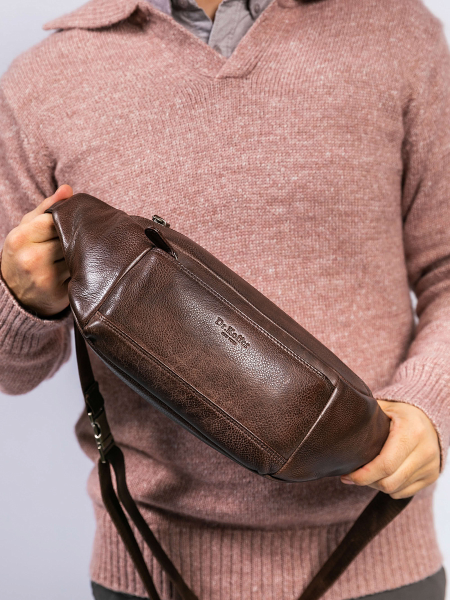 Сумка на пояс Dr. Koffer из натуральной кожи коричневая
