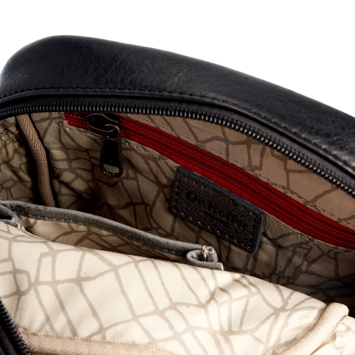 Сумка через плечо Dr.Koffer из натуральной кожи черная