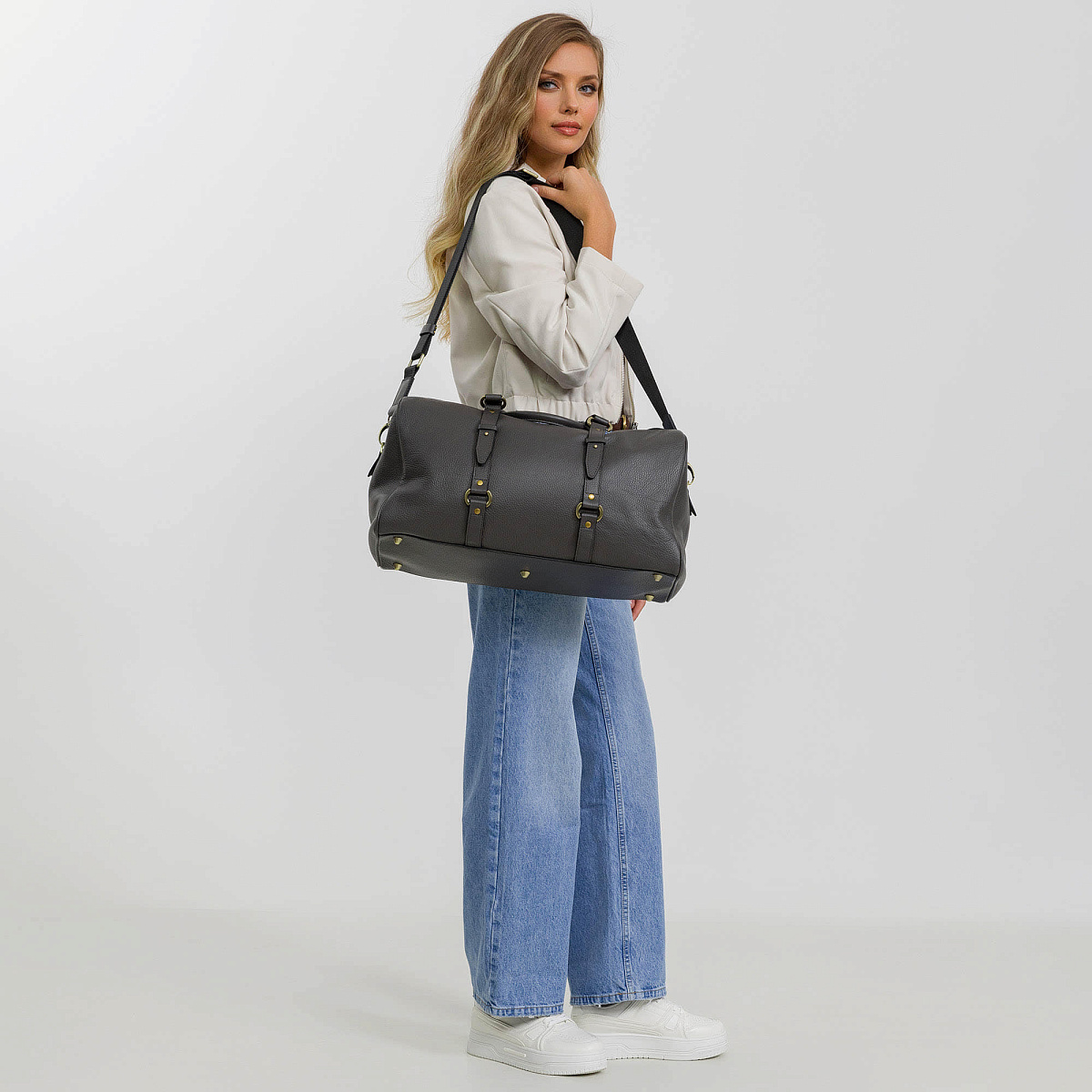 Дорожная сумка Dr.Koffer из натуральной кожи серая