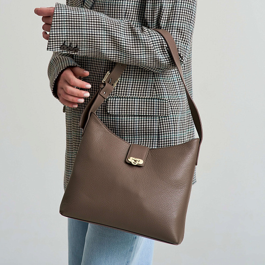 Женская сумка  Dr. Koffer из натуральной кожи бежевая