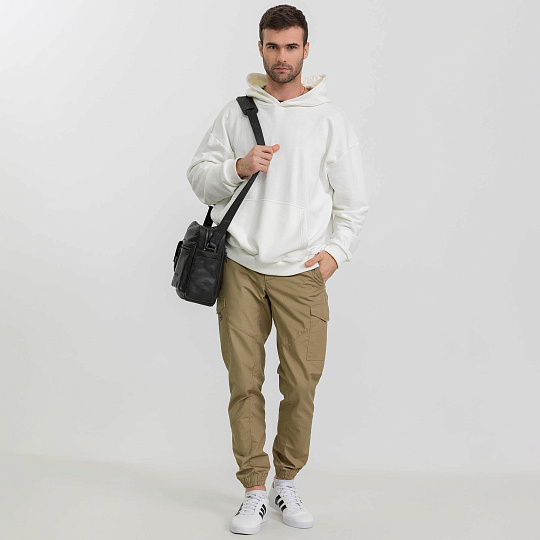 Сумка через плечо Dr.Koffer из натуральной кожи черная