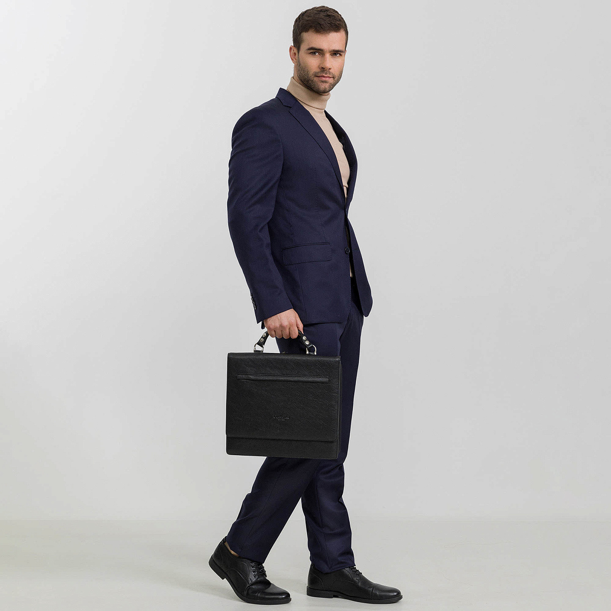 Деловая сумка Dr.Koffer из натуральной кожи черная