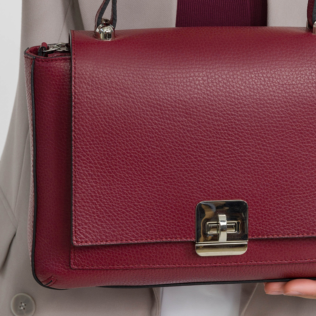 Женская сумка Dr. Koffer из натуральной кожи красная