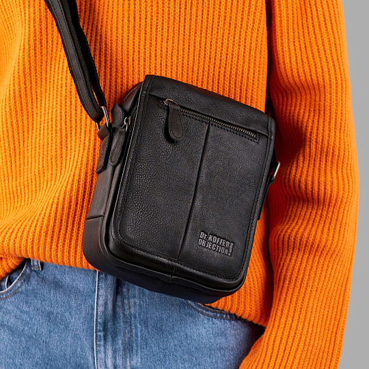 Сумка через плечо Dr.Koffer из натуральной кожи черная