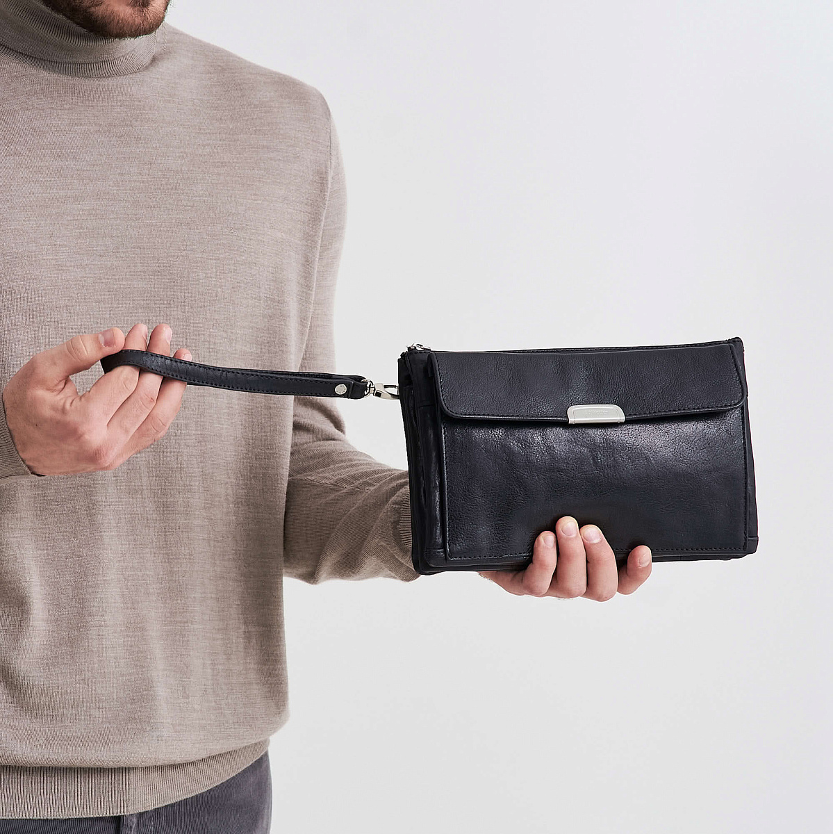 Сумка барсетка из натуральной кожи Dr. Koffer черная