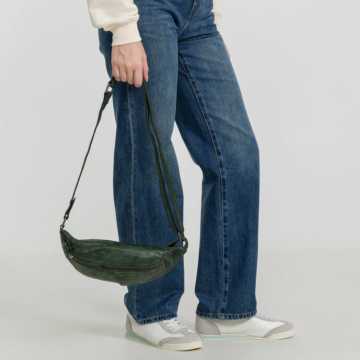 Сумка на пояс Dr. Koffer из натуральной кожи зеленая