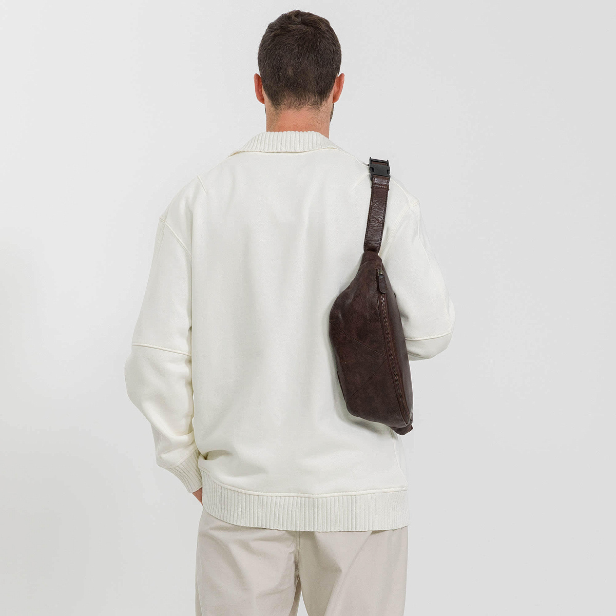 Сумка на пояс Dr. Koffer из натуральной кожи коричневая