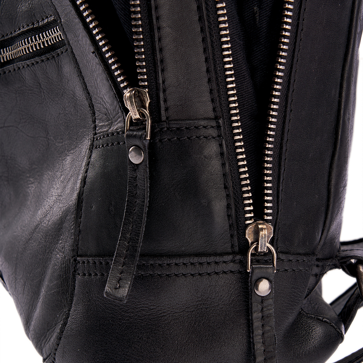 Рюкзак Dr.Koffer из натуральной кожи черный