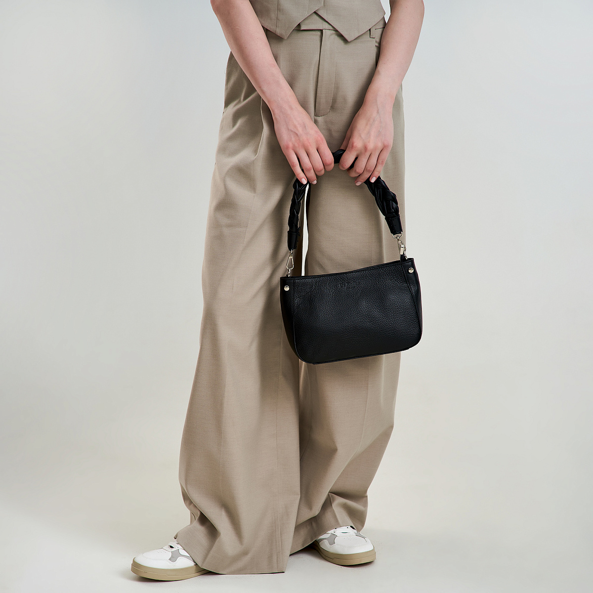 Женская сумка Dr. Koffer из натуральной кожи черная