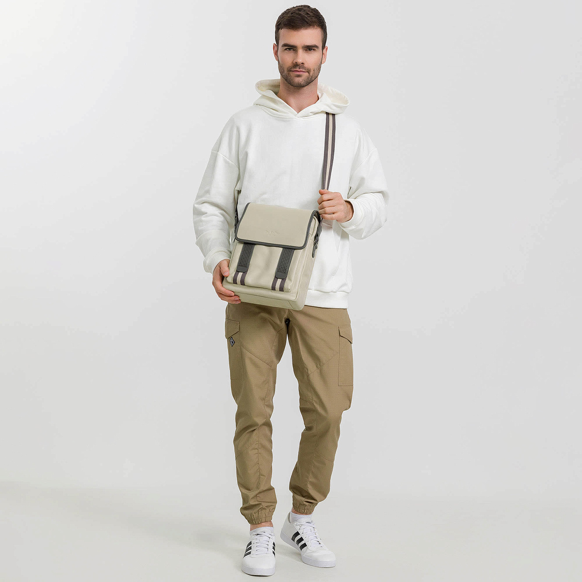 Сумка через плечо Dr.Koffer из натуральной кожи бежевая