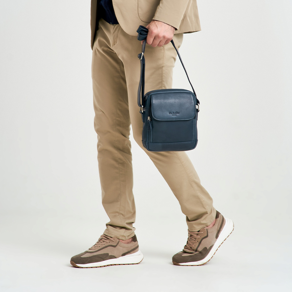 Сумка через плечо Dr.Koffer из натуральной кожи синяя