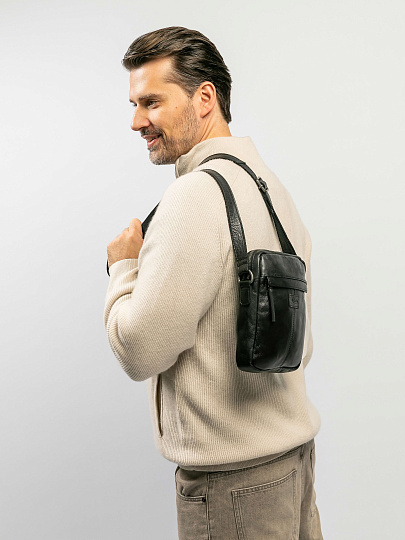 Сумка через плечо Dr.Koffer из натуральной кожи черная