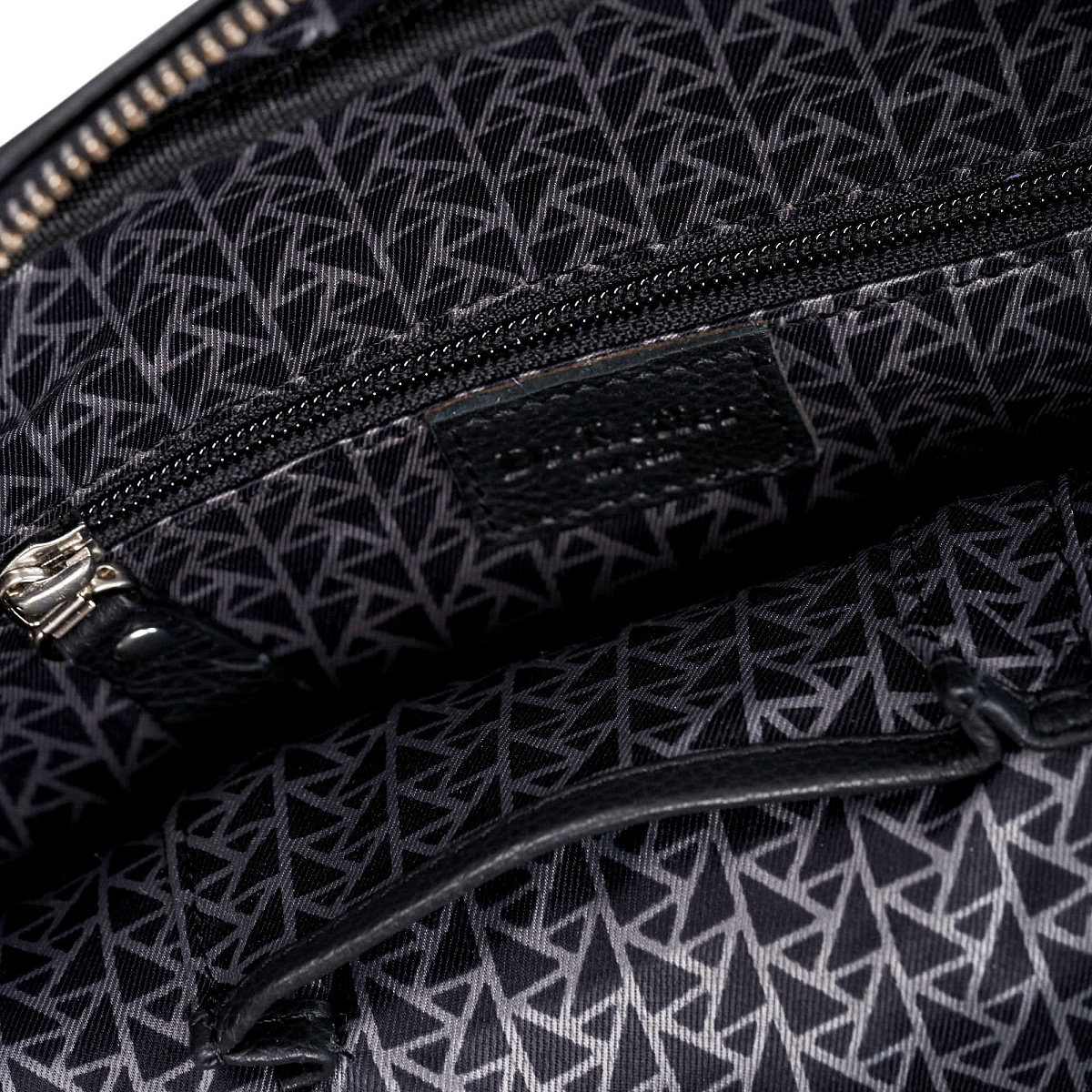 Сумка через плечо Dr.Koffer из натуральной кожи черная