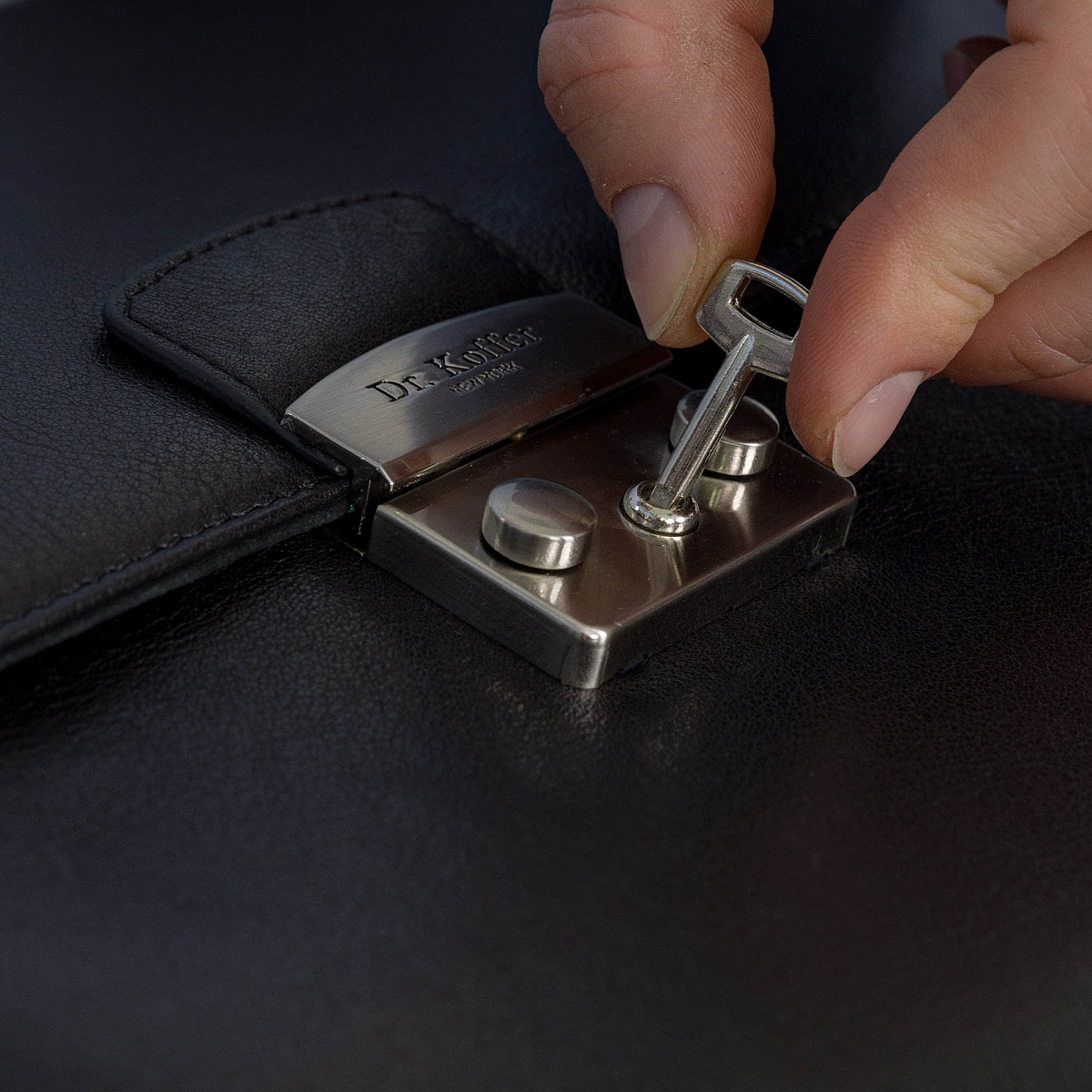 Портфель Dr.Koffer из натуральной кожи черный