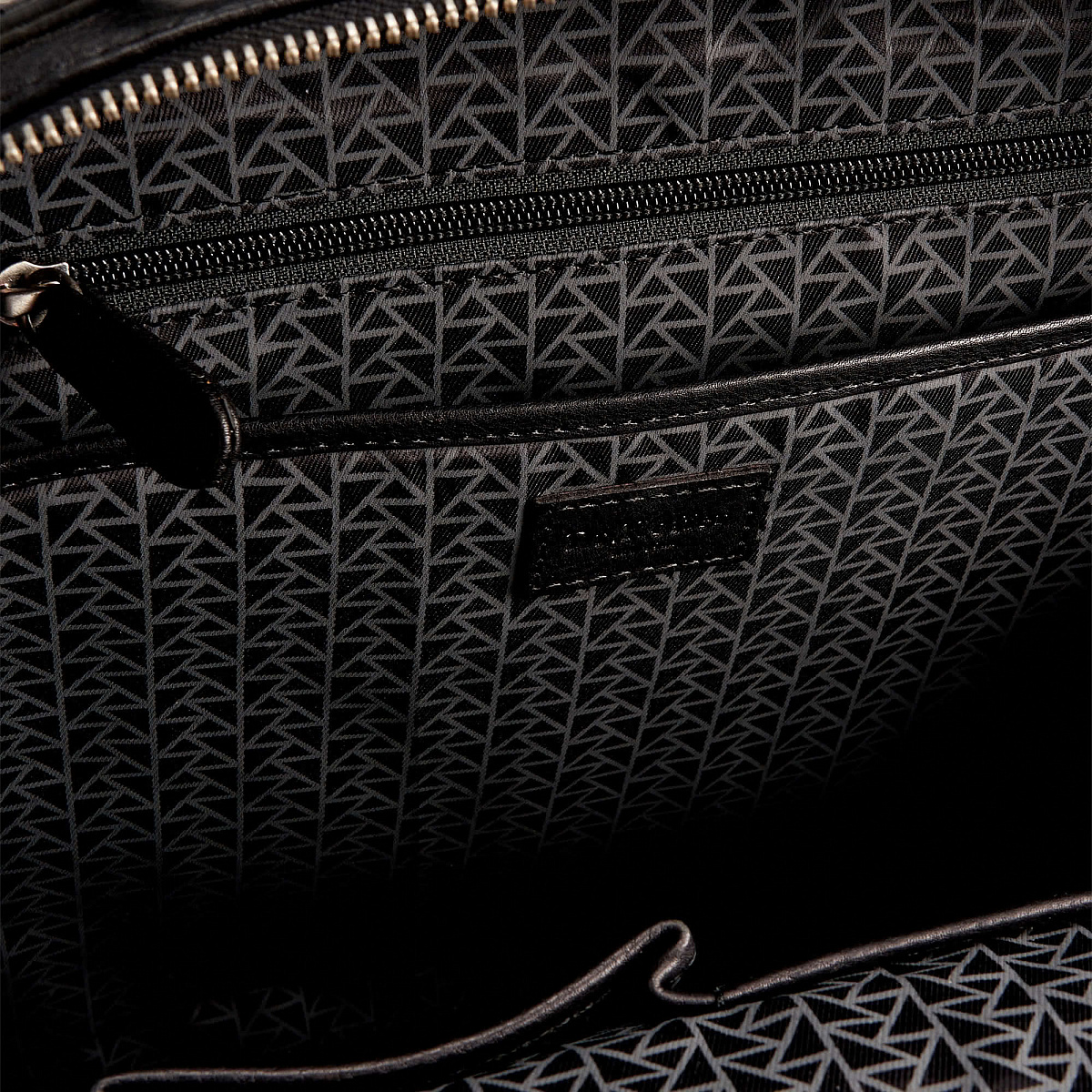 Сумка через плечо Dr.Koffer из натуральной кожи черная