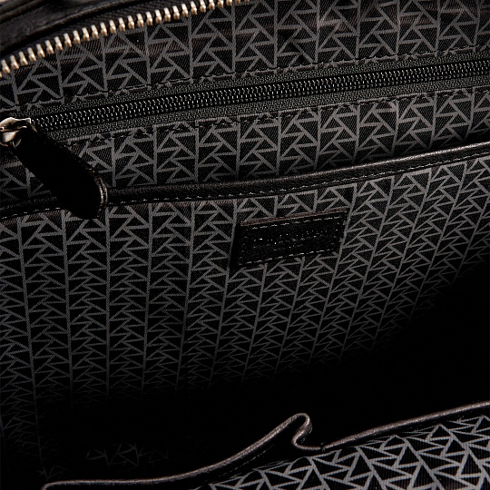 Сумка через плечо Dr.Koffer из натуральной кожи черная