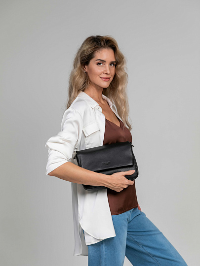 Женская сумка Dr.Koffer из натуральной кожи черная