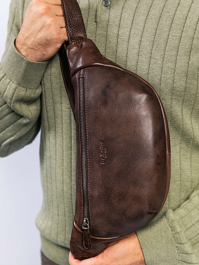 Сумка на пояс Dr. Koffer из натуральной кожи коричневая