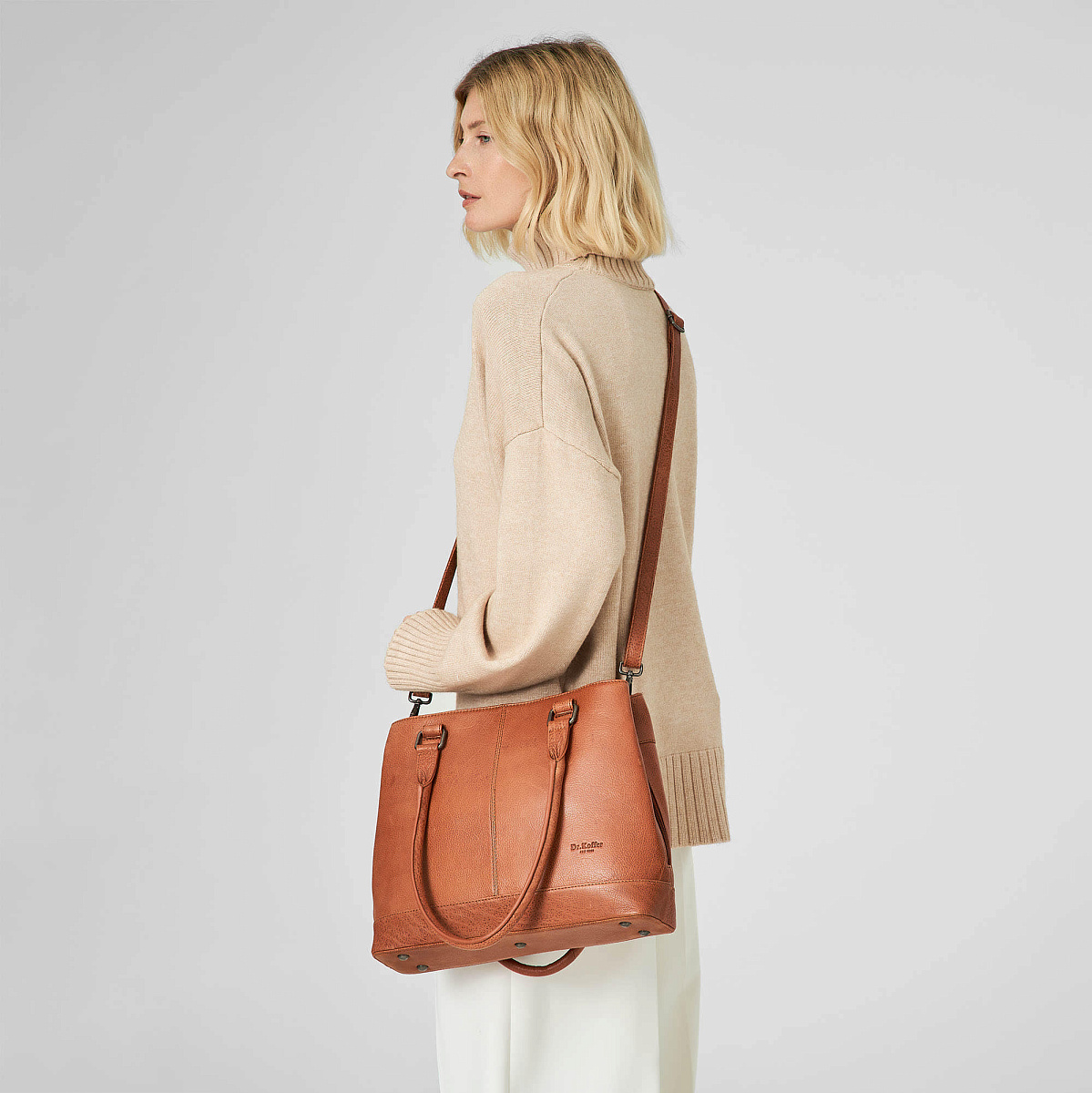 Женская сумка Dr.Koffer из натуральной кожи светло-коричневая