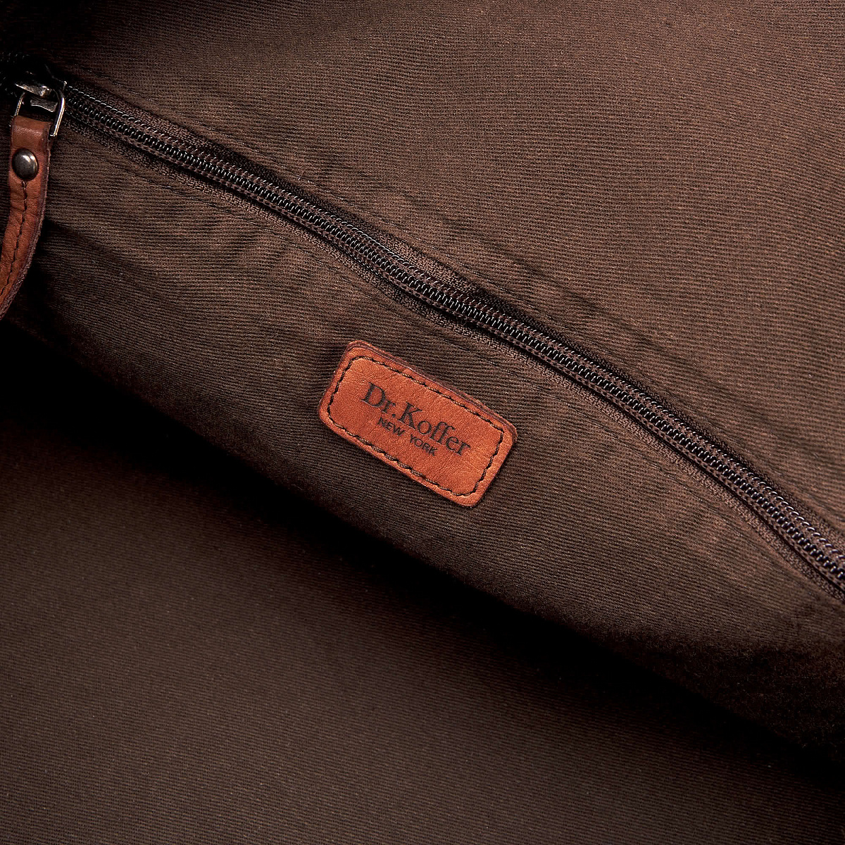 Сумка дорожная Dr.Koffer из натуральной кожи коричневая