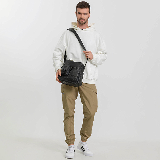 Сумка через плечо Dr.Koffer из натуральной кожи черная