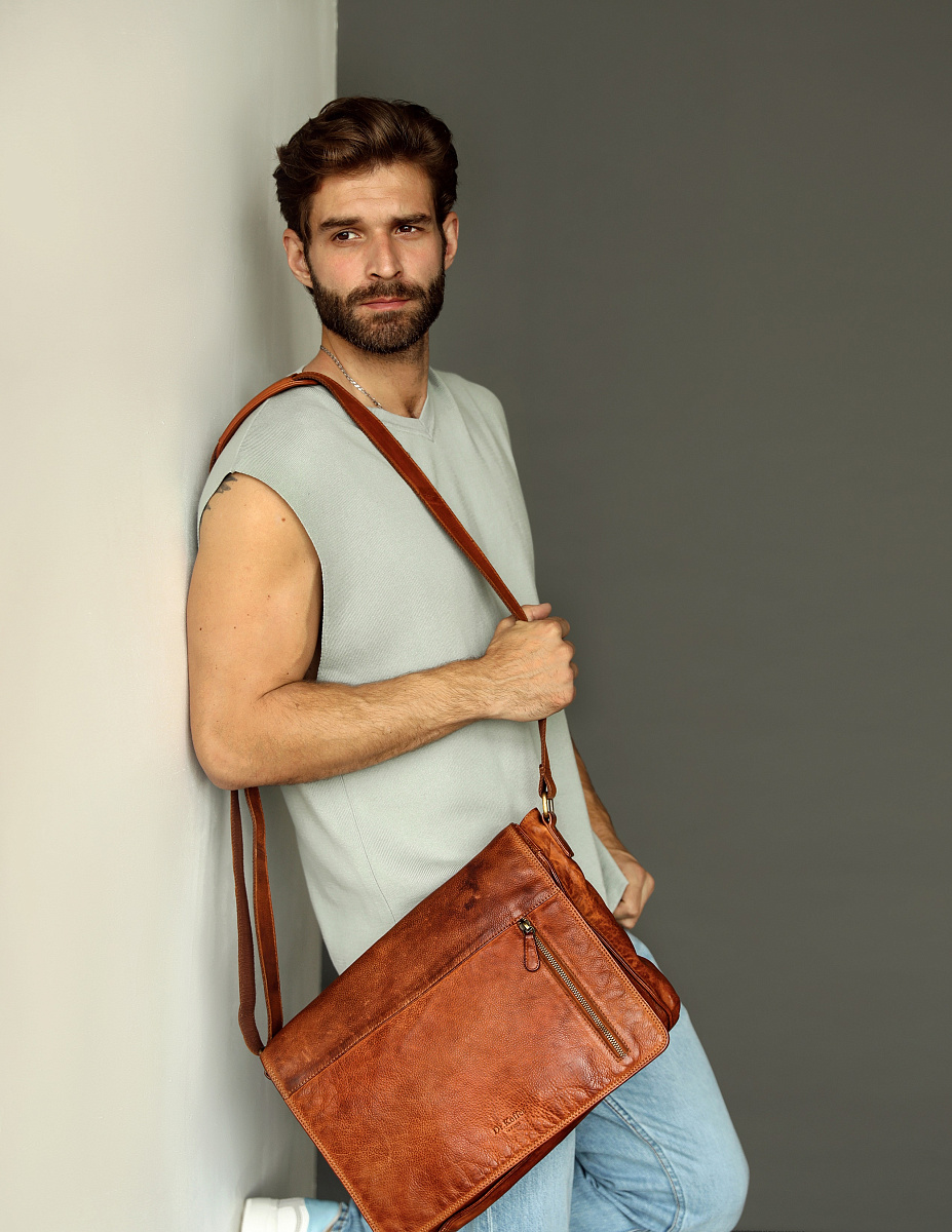 Сумка через плечо Dr.Koffer из натуральной кожи коричневая