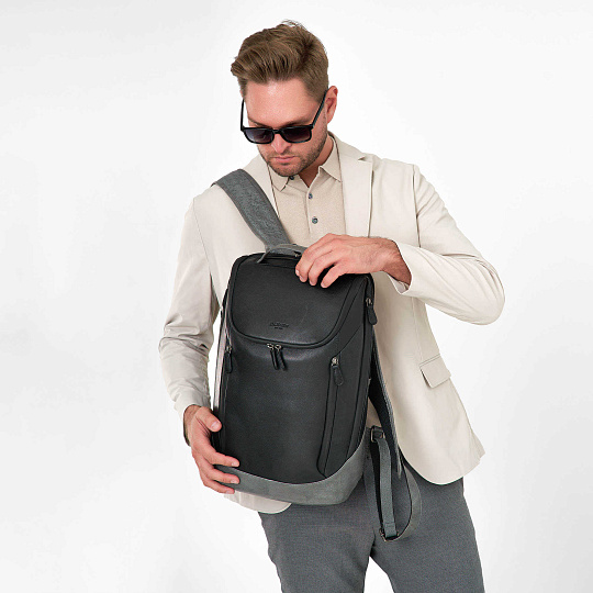 Рюкзак Dr.Koffer из натуральной кожи черный