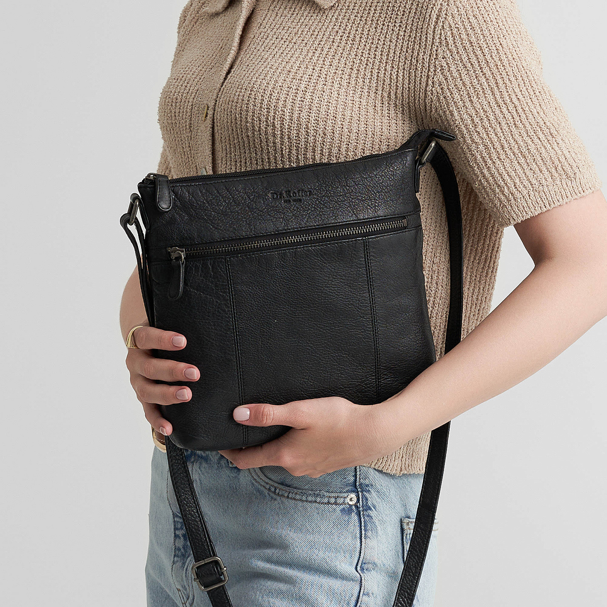 Сумка через плечо Dr.Koffer из натуральной кожи черная