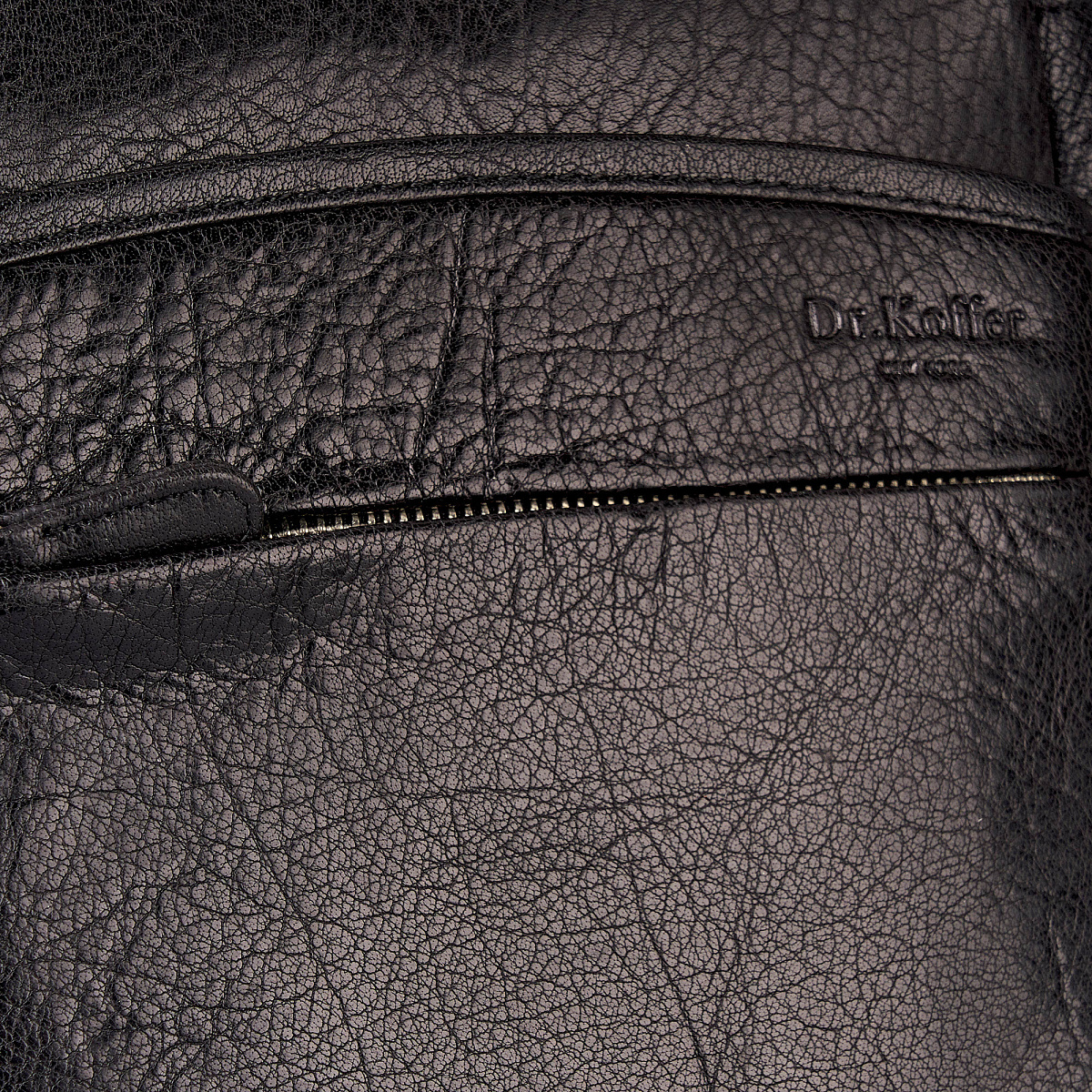 Сумка через плечо Dr.Koffer из натуральной кожи черная