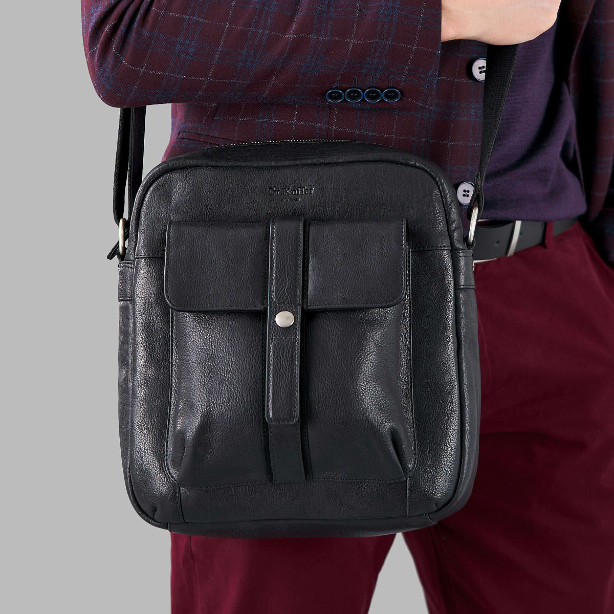 Сумка через плечо Dr.Koffer из натуральной кожи черная