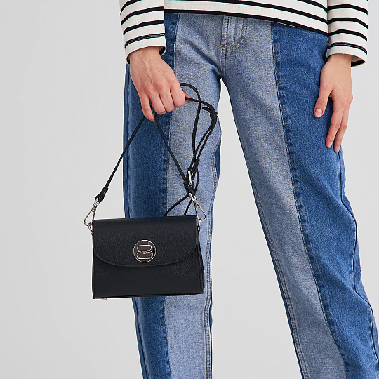 Женская сумка Dr. Koffer из натуральной кожи черная