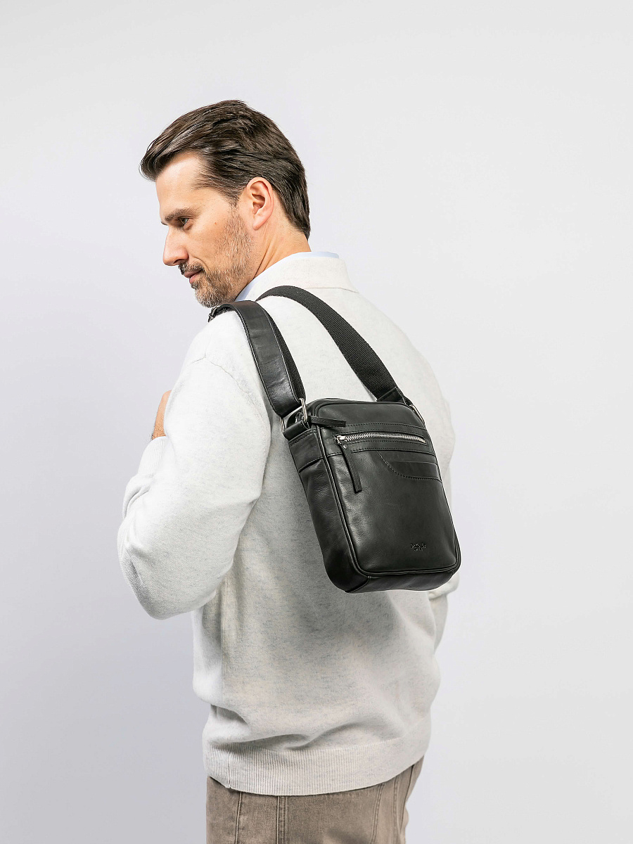 Сумка через плечо Dr.Koffer из натуральной кожи черная