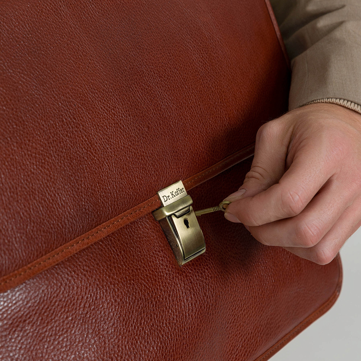 Портфель Dr.Koffer из натуральной кожи светло-коричневый