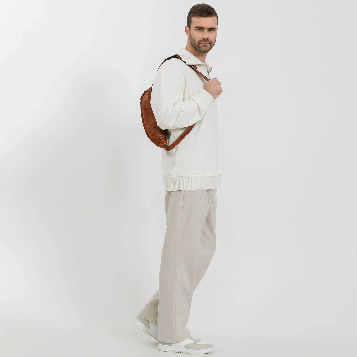 Сумка на пояс Dr. Koffer из натуральной кожи коричневая