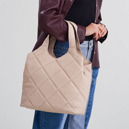 Женская сумка Dr. Koffer из натуральной кожи бежевая