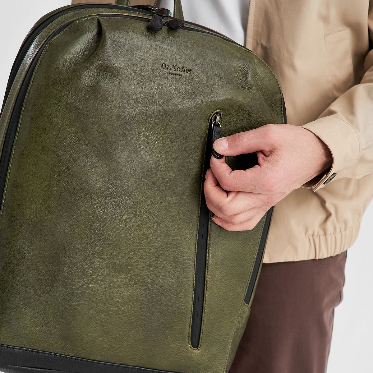 Рюкзак Dr.Koffer из натуральной кожи зеленый