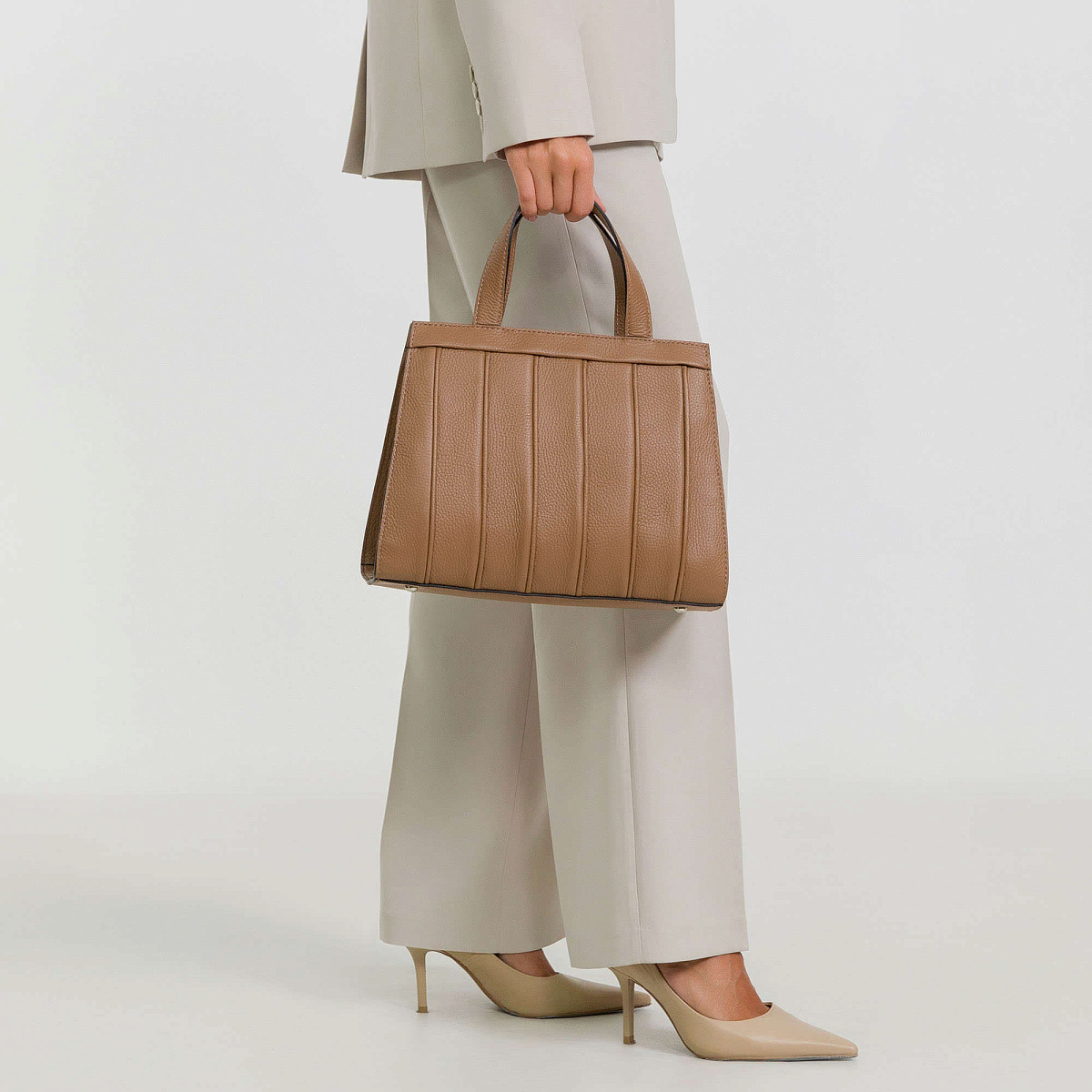 Женская сумка Dr. Koffer из натуральной кожи коричневая