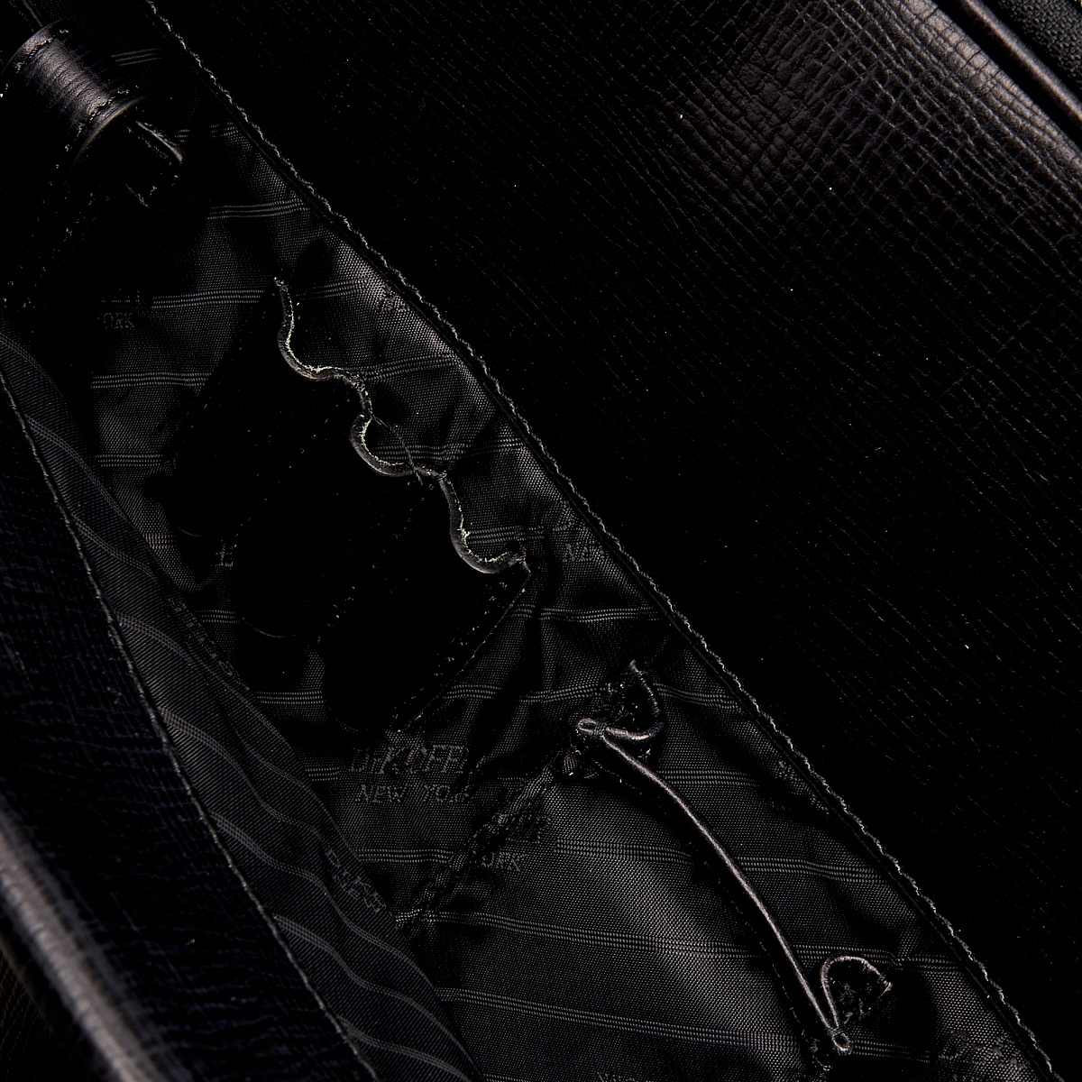 Женская сумка Dr.Koffer из натуральной кожи чёрная